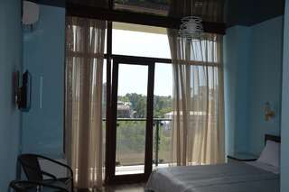 Отель Hotel Like Кобулети Трехместный номер-13